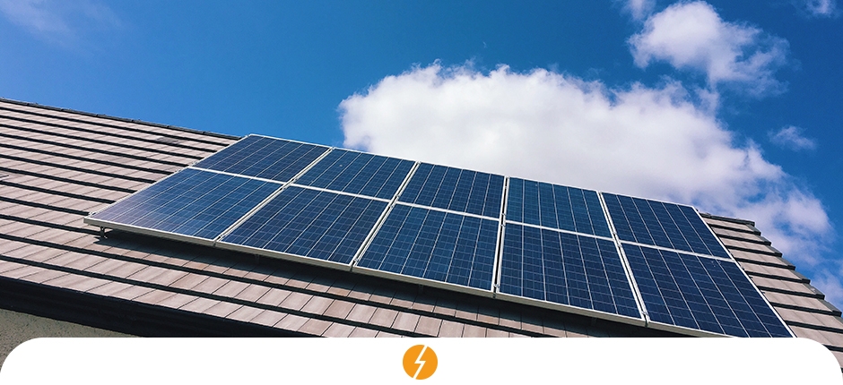 Qual a produção de uma placa solar em kWh e kW?