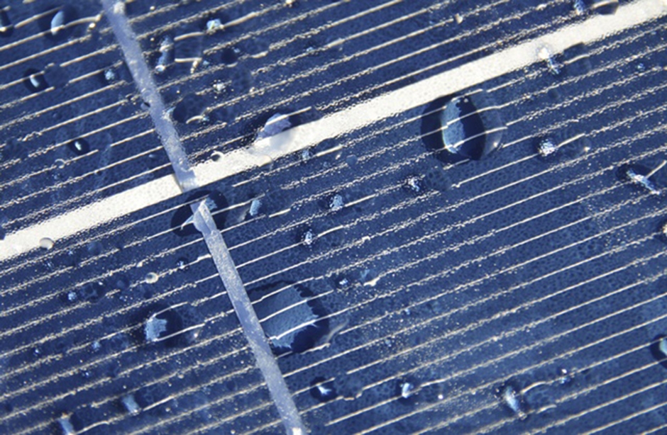 energia solar vale a pena devido à resistência a intempéries como a chuva