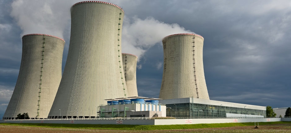 torres de resfriamento de uma energia nuclear