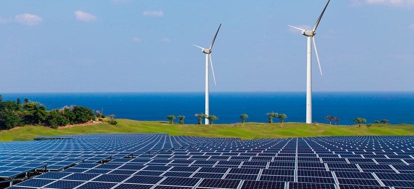 paisagem com painéis e hélices eólica que são fontes de energia renovável
