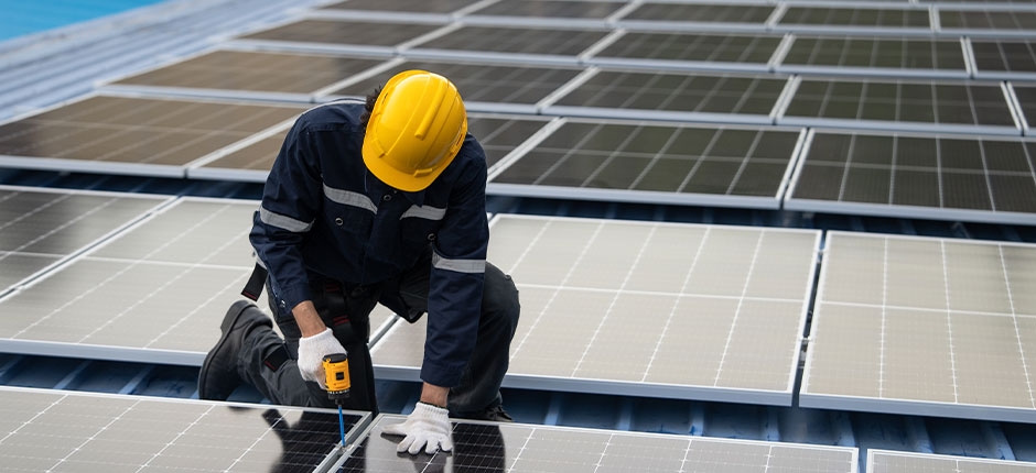 IMPOSTO-DE-IMPORTACAO-E-JUROS-ALTOS-CRIAM-CENARIO-ADVERSO-PARA-ENERGIA-SOLAR