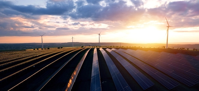 energia-solar-e-eolica-em-usina-renovavel