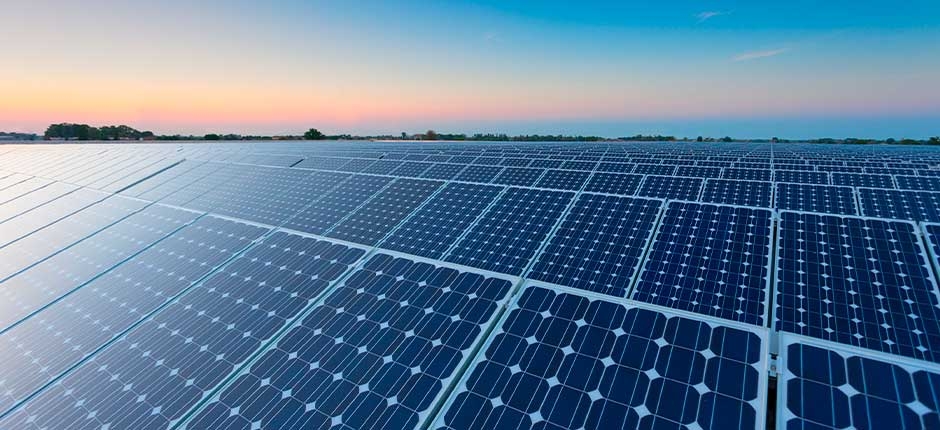 EUA-INSTALOU-50-GW-DE-ENERGIA-SOLAR-EM-2024