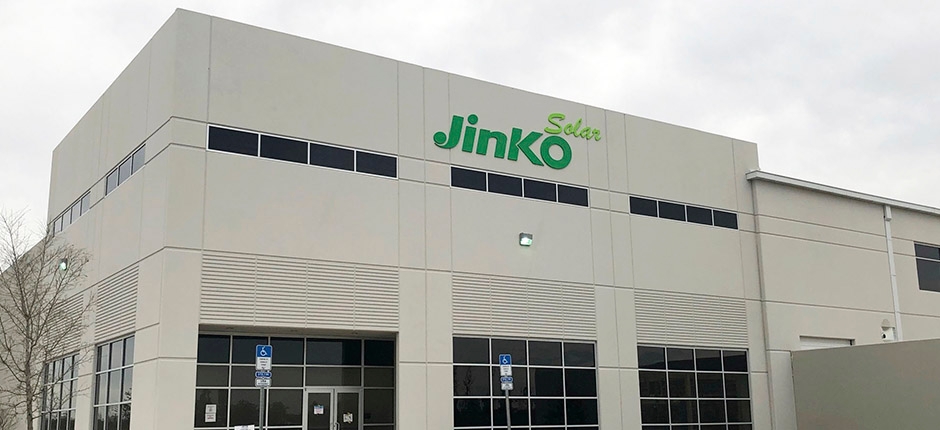JINKOSOLAR FIRMA CONTRATO DE TRÊS ANOS DE SUPRIMENTO DE VIDRO PARA A PRODUÇÃO DE 59 GW EM MÓDULOS FOTOVOLTAICOS