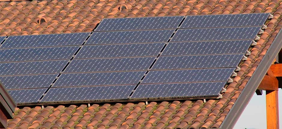 CONTA DE LUZ CARA AUMENTA A PROCURA POR SISTEMAS DE ENERGIA SOLAR