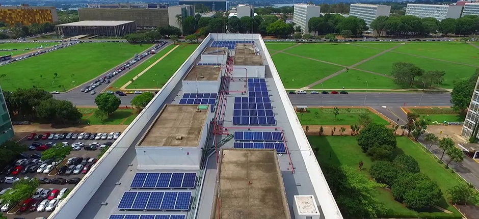 BRASIL POSSUI MAIS DE 900 PROJETOS DE ENERGIA SOLAR EM ÓRGÃOS PÚBLICOS