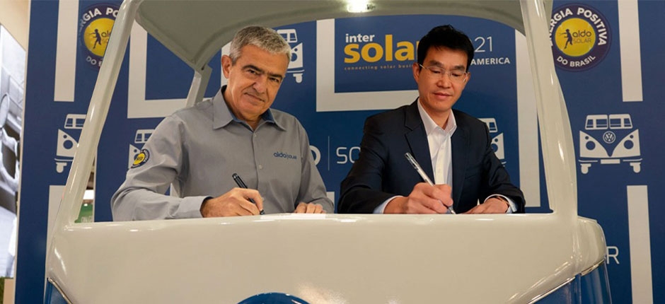 JINKO-E-ALDO-ASSINAM-ACORDO-DE-DISTRIBUICAO-DE-2-GW-PARA-2022