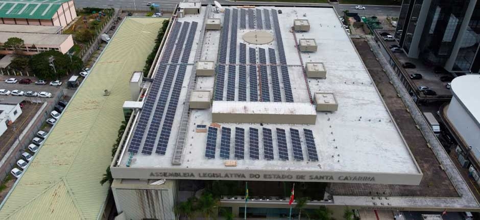 CASA LEGISLATIVA DE SANTA CATARINA INVESTE EM ENERGIA SOLAR