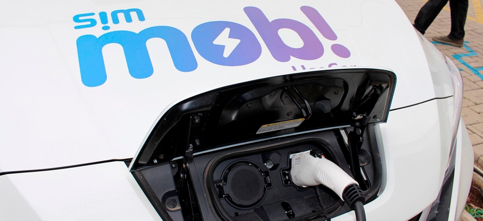 CEMIG SIM IMPLEMENTA TRÊS ELETROPOSTOS EM BELO HORIZONTE