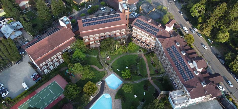 HOTEL-EM-GRAMADO-RS-INSTALA-SISTEMA-FOTOVOLTAICO-COM-232-MODULOS-DE-545-W