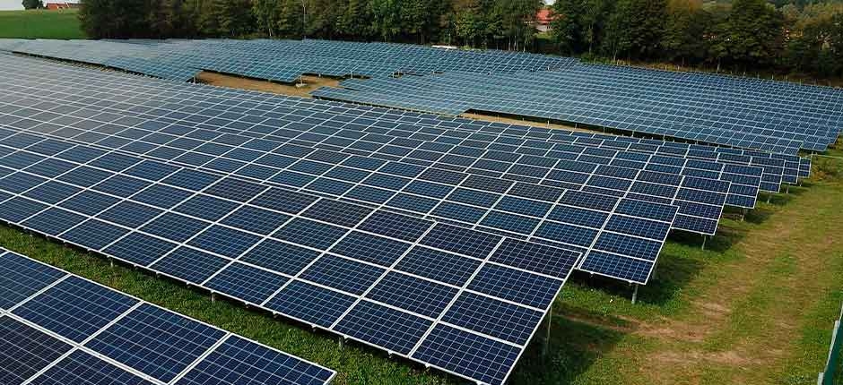 INSTALACOES-DE-ENERGIA-SOLAR-DEVEM-CRESCER-20-EM-2022-DIZ-IHS-MARKIT