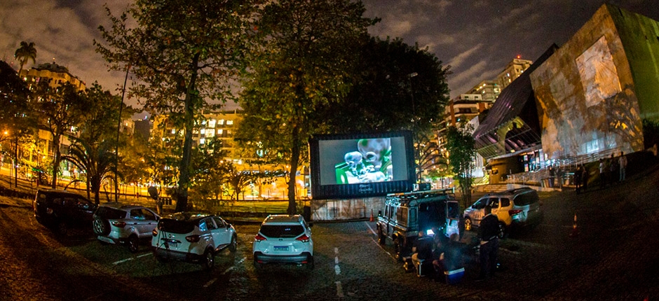 CINEMA ITINERANTE MOVIDO A ENERGIA SOLAR REALIZARÁ 15 EXIBIÇÕES NO RIO DE JANEIRO ATÉ FEVEREIRO