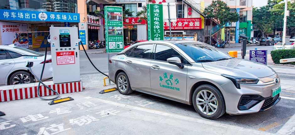 CHINA-JA-PRODUZIU-MAIS-DE-4-5-MILHOES-DE-VEICULOS-ELETRICOS-EM-2023