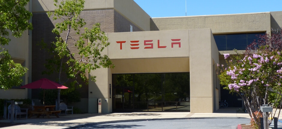 TESLA ESTÁ CONSTRUINDO UMA ”GIGAFÁBRICA” DE US$ 5 BILHÕES PARA BATERIAS