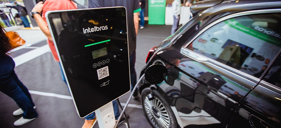 INTELBRAS-ANUNCIA-LANCAMENTO-DE-LINHA-DE-CARREGADORES-DE-CARROS-ELETRICOS