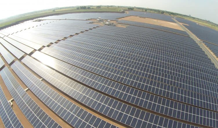 MAIOR PARQUE SOLAR DO BRASIL COMEÇA A OPERAR NA BAHIA"