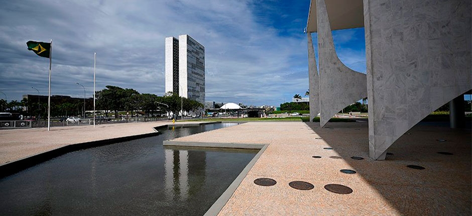 BOLSONARO-SANCIONA-COM-VETOS-LEI-QUE-LIMITA-ALIQUOTAS-DE-ICMS-SOBRE-ENERGIA-ELETRICA