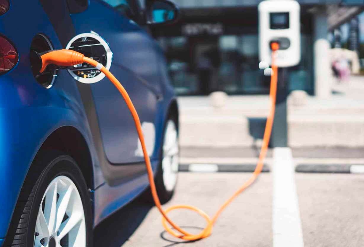 GRUPO SAFIRA FECHA PARCERIA COM WEBLE E GREENV PARA CRIAÇÃO DE REDE DE ELETROPOSTOS EM ALPHAVILLE