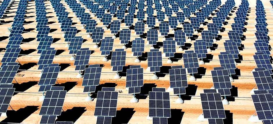 FINANCIAMENTO-CORPORATIVO-PARA-ENERGIA-SOLAR-CRESCE-91-E-TOTALIZA-US-27-8-BILHOES-EM-2021