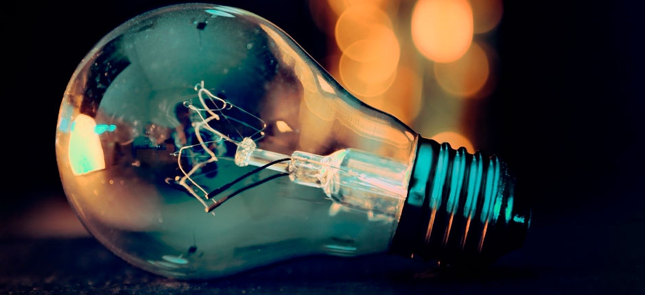 85% DOS BRASILEIROS ESTÃO TOMANDO MEDIDAS PARA DIMINUIR O CONSUMO DE ENERGIA, APONTA ESTUDO DA EY