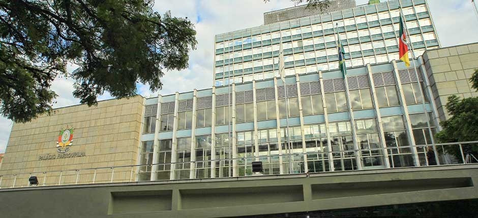 PROJETO-DE-LEI-QUE-PREVE-ENERGIA-SOLAR-EM-PREDIOS-PUBLICOS-E-APROVADO-NO-RS