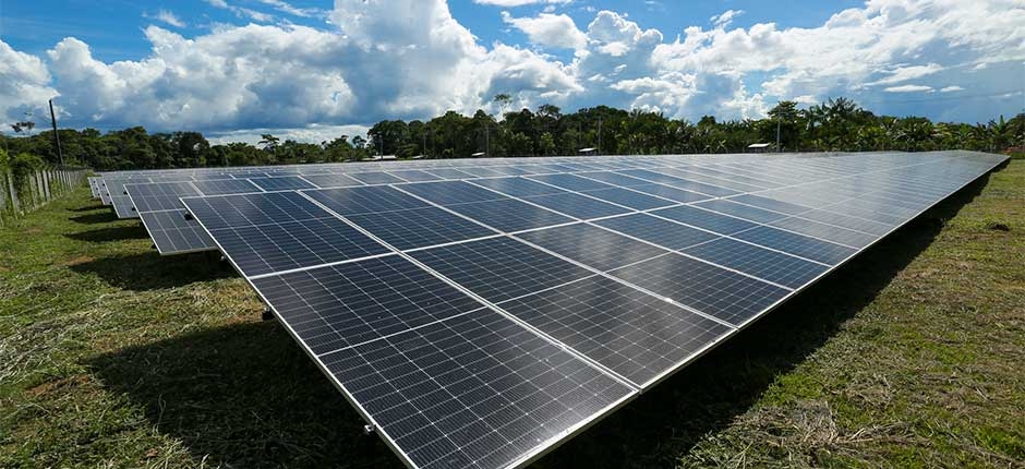 MAIOR USINA DE GERAÇÃO SOLAR DISTRIBUÍDA DA REGIÃO NORTE É INAUGURADA EM MANAUS (AM)