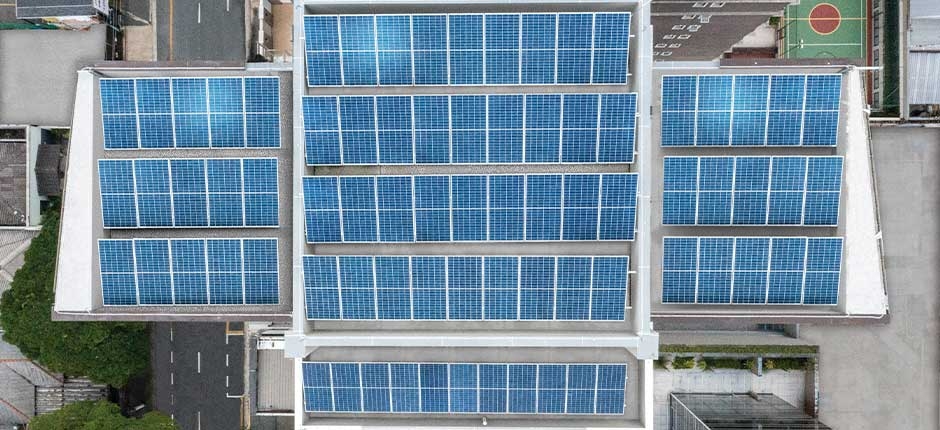 ENERGIA-SOLAR-NO-TOPO-DE-PREDIO-RESIDENCIAL-REDUZ-VALOR-DE-CONDOMINIO-EM-ATE-50