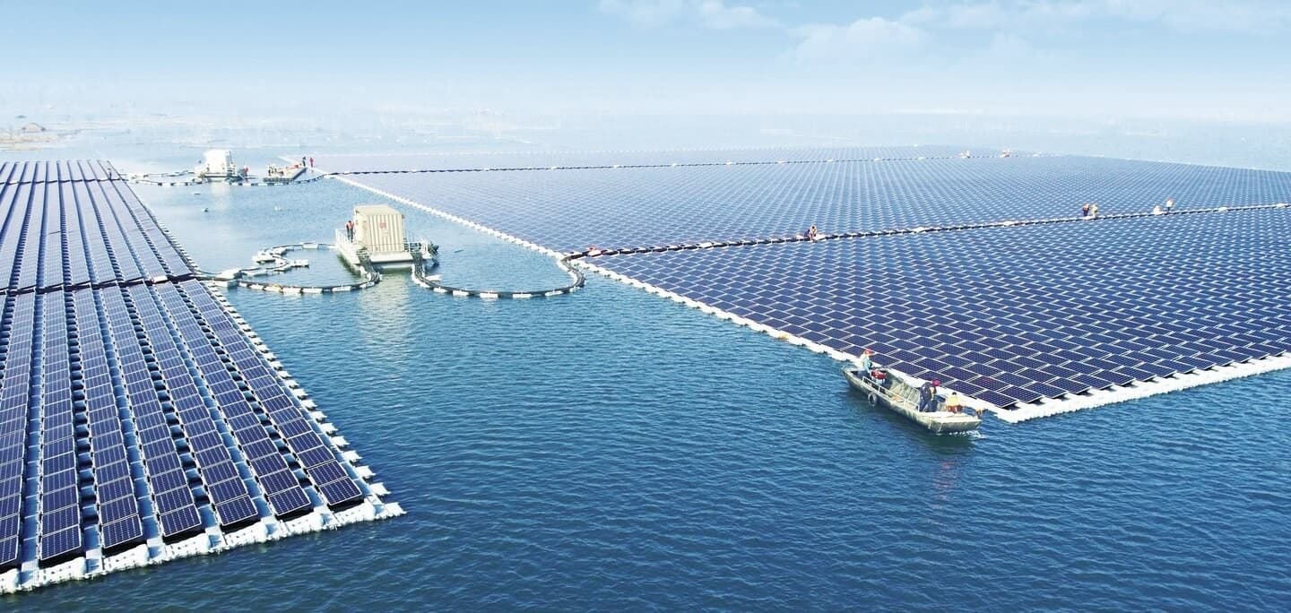 PRIMEIRA USINA FLUTUANTE DE ENERGIA SOLAR COMEÇA A SER CONSTRUÍDA NA HOLANDA