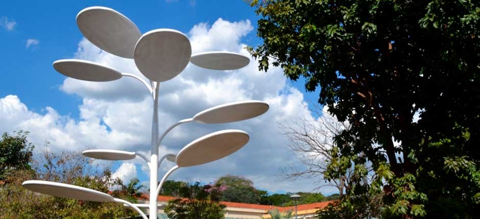 ÁRVORES DE ENERGIA SOLAR SERÃO UTILIZADAS NO ROCK IN RIO PARA RECARREGAR CELULARES