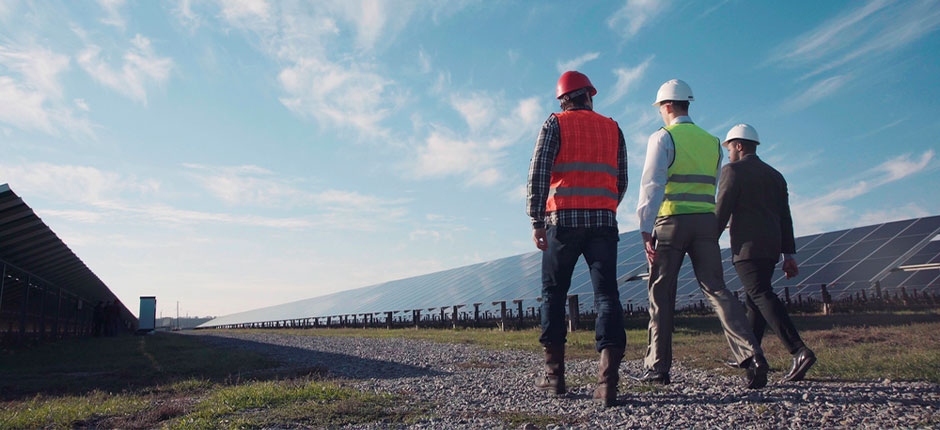 SETOR-DE-ENERGIA-SOLAR-ATINGE-4-3-MILHOES-DE-EMPREGOS-NO-MUNDO-EM-2021