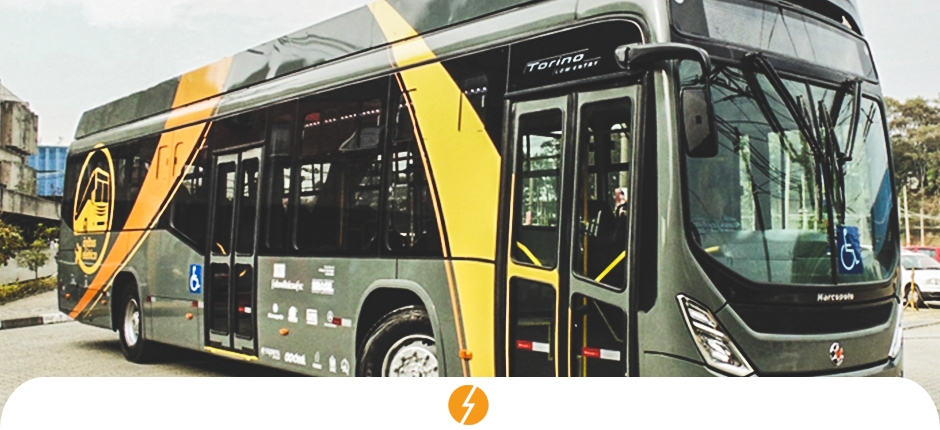 ÔNIBUS ELÉTRICO MOVIDO A ENERGIA SOLAR DA WEG COMPLETA 100 MIL QUILÔMETROS RODADOS