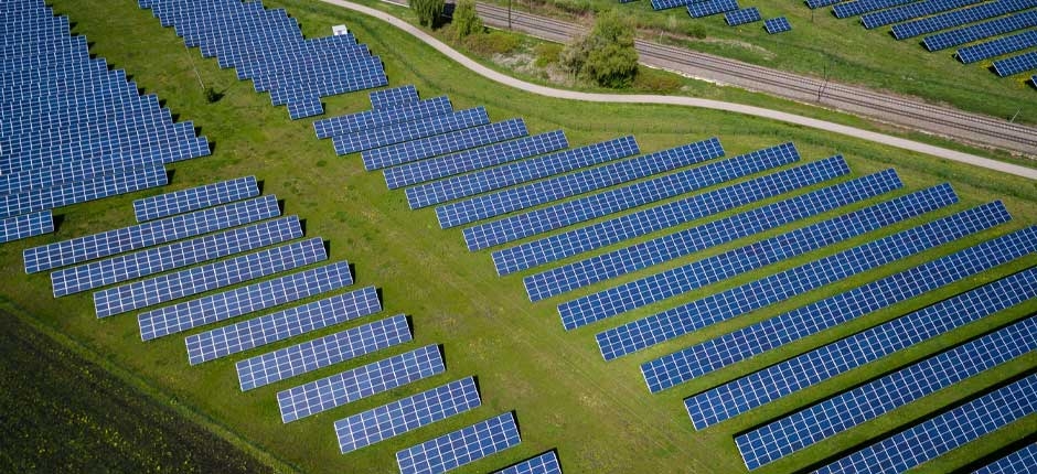 CIENTISTAS ASIÁTICOS CRIAM SISTEMA DE ARREFECIMENTO PARA PAINÉIS SOLARES