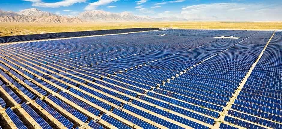 ENERGIA-SOLAR-CRESCE-240-GW-NO-MUNDO-EM-2022-E-ATINGE-1-2-TW