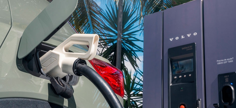 ESTACIONAMENTOS-DO-CARREFOUR-E-SAMS-CLUB-TERAO-ELETROPOSTOS-DA-VOLVO