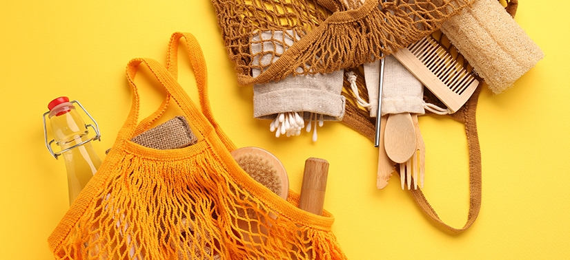 Sacola com utensílios sustentáveis