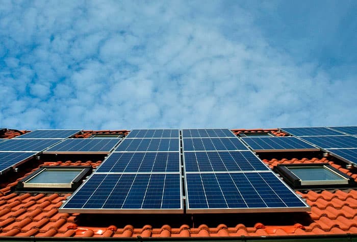 EXPANSAO-DO-SETOR-SOLAR-IMPULSIONA-BUSCA-POR-SEGURO-DE-PLACAS-FOTOVOLTAICAS