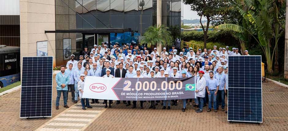 BYD-ATINGE-MARCA-DE-DOIS-MILHOES-MODULOS-FOTOVOLTAICOS-FABRICADOS-NO-BRASIL