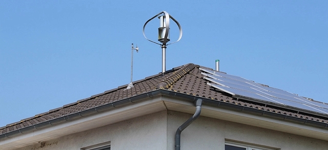 casa com gerador eólico