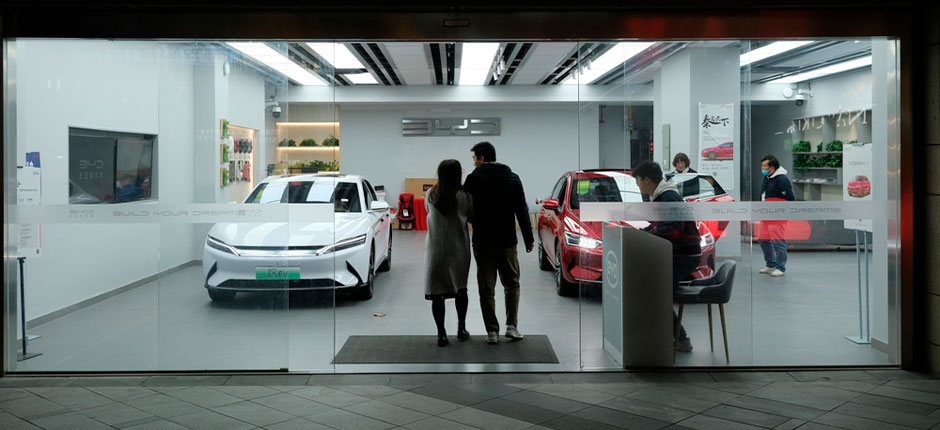 MAIS DE 6 MILHÕES DE CARROS ELÉTRICOS FORAM VENDIDOS NA CHINA EM 2022