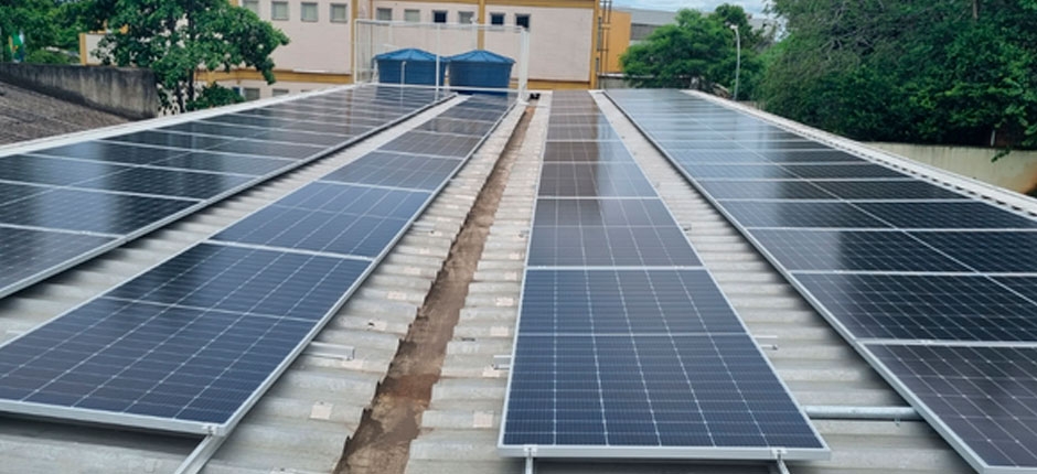 TRT/RJ FINALIZA A INSTALAÇÃO DE MÓDULOS SOLARES NOS FÓRUNS DE QUEIMADOS E TERESÓPOLIS