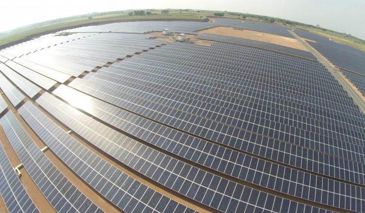MAIOR PARQUE SOLAR DO BRASIL COMEÇA A OPERAR NA BAHIA