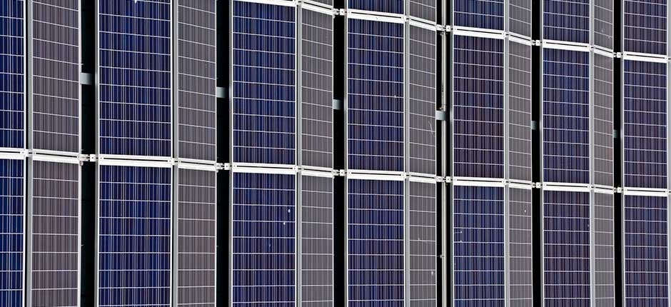 ABSOLAR-E-INVEST-PARANA-FIRMAM-ACORDO-PARA-DESENVOLVER-FONTE-SOLAR-NO-ESTADO