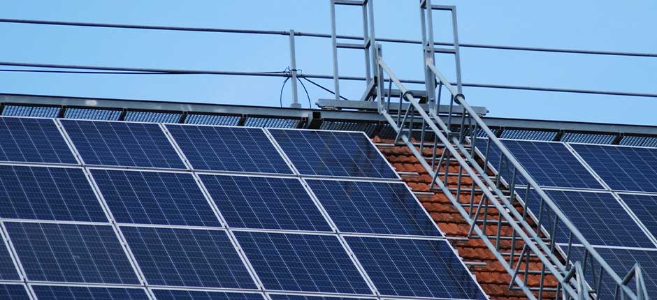 ABSOLAR-APRESENTA-PROPOSTAS-PARA-DIRETRIZES-DO-CALCULO-DE-CUSTOS-E-BENEFICIOS-DA-GD