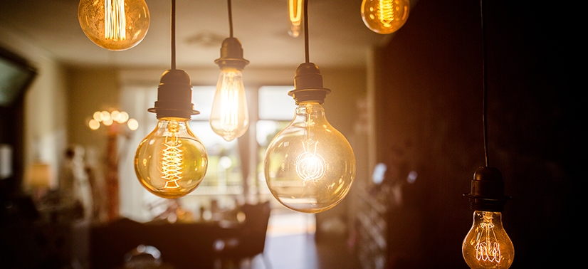 lampada acesa corrente eletrica