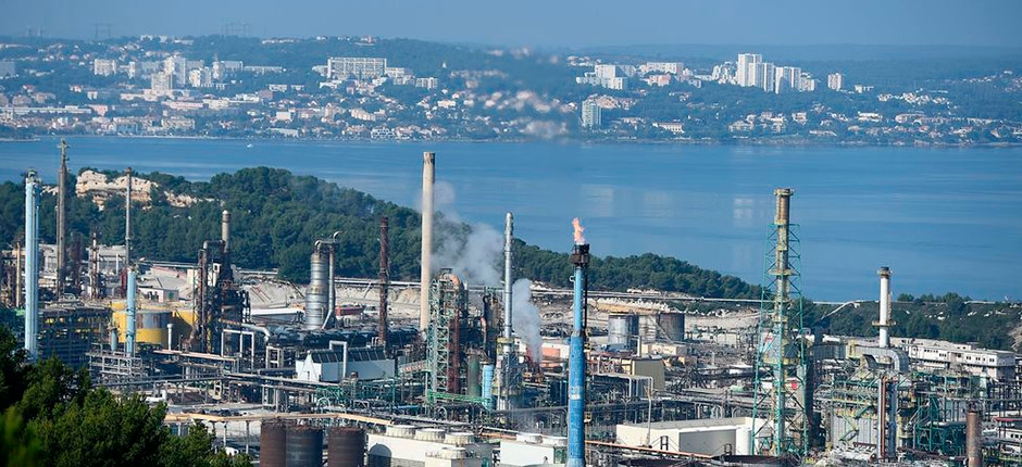 FRANÇA INAUGURA ESTRADA COM PAINÉIS DE ENERGIA SOLAR