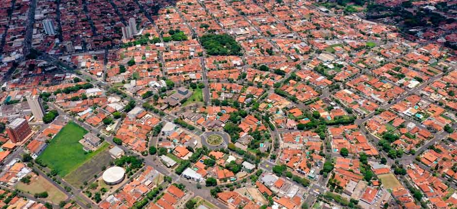 MAIS-DE-87-DOS-BRASILEIROS-VIVEM-EM-CASAS