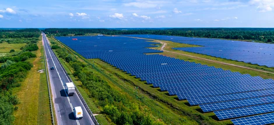 META-DE-DESCARBONIZACAO-GLOBAL-SEGUE-VIVA-GRACAS-A-ENERGIA-SOLAR