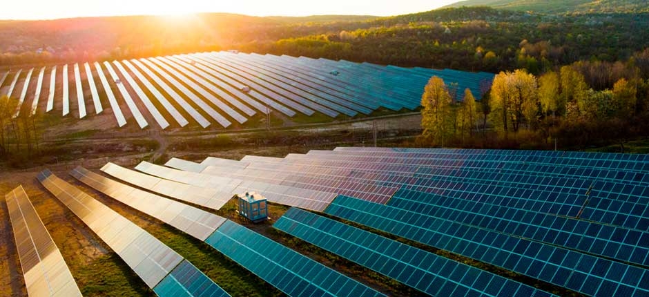 ENERGIA-SOLAR-DEVE-SUPERAR-PRODUCAO-DE-PETROLEO-EM-INVESTIMENTOS-EM-2023