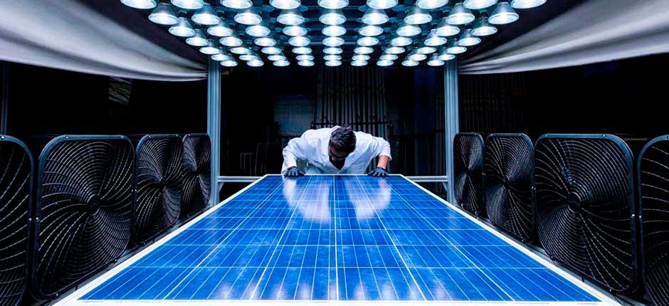 25-FABRICANTES-DE-PAINEIS-SOLARES-SAO-CERTIFICADOS-COMO-TOP-PERFORMERS-EM-2022