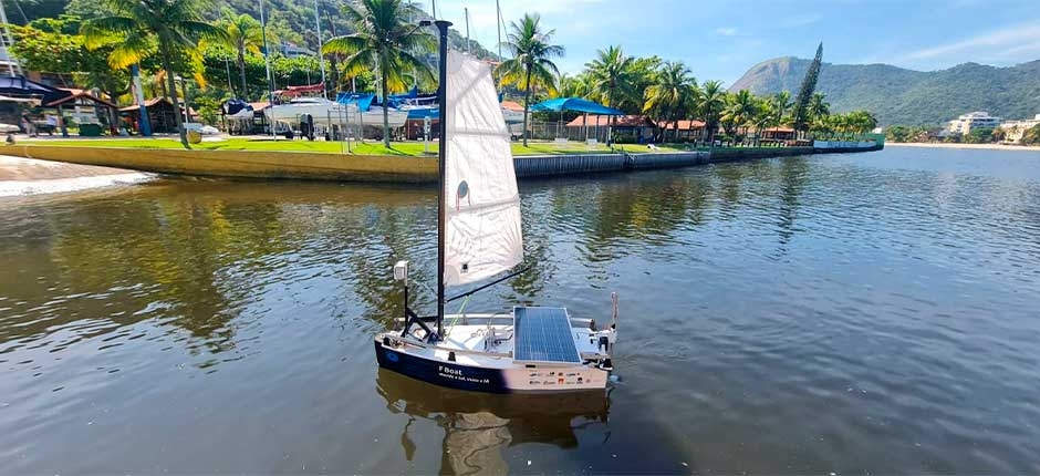 VELEIRO-MOVIDO-COM-ENERGIA-SOLAR-E-EOLICA-IRA-MONITORAR-AGUAS-DA-BAIA-DE-GUANABARA